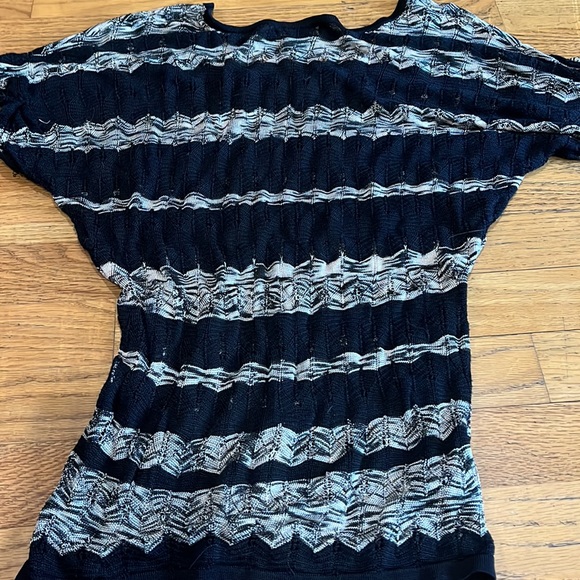 Lucky brand top black and cream. XS-S - Picture 5 of 5